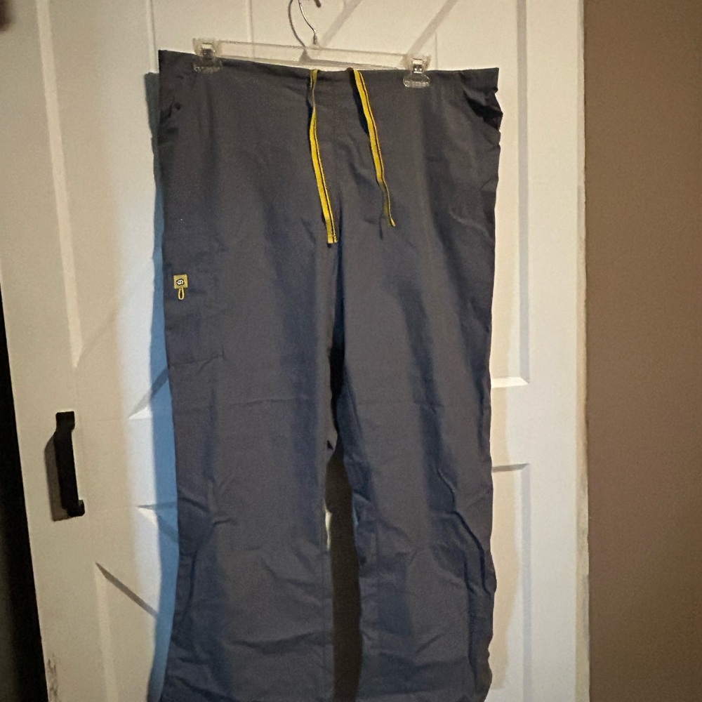 Jaanuu women’s Gray Scrub Pants with Yellow Drawstring